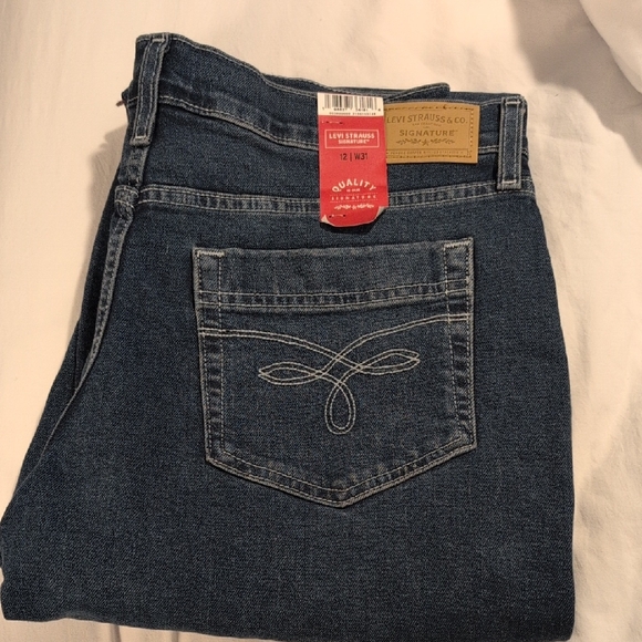 Levi's Denim - Levi's Signature Dark Blue Jeans Size 12